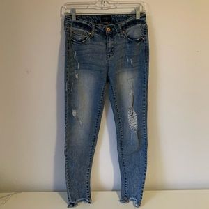 Celebrity Pink mid rise ankle ripped jeans